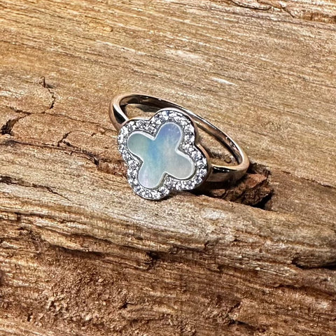 Ring Sterling Silver Clover Mother of Pearl