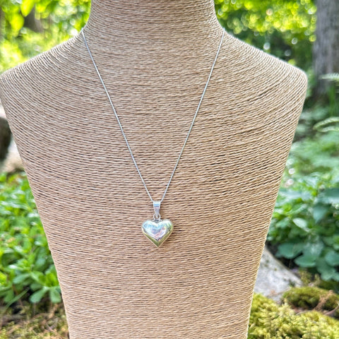 Sterling Silver smooth puffy heart shape pendant. Approximate heart size: 20mm diameter 9