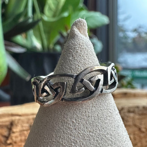 1 Sterling Silver ring with Celtic Knot design 7mm width