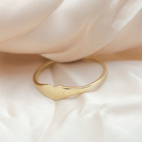 Ring 10K Solid Gold Petite Signet Heart